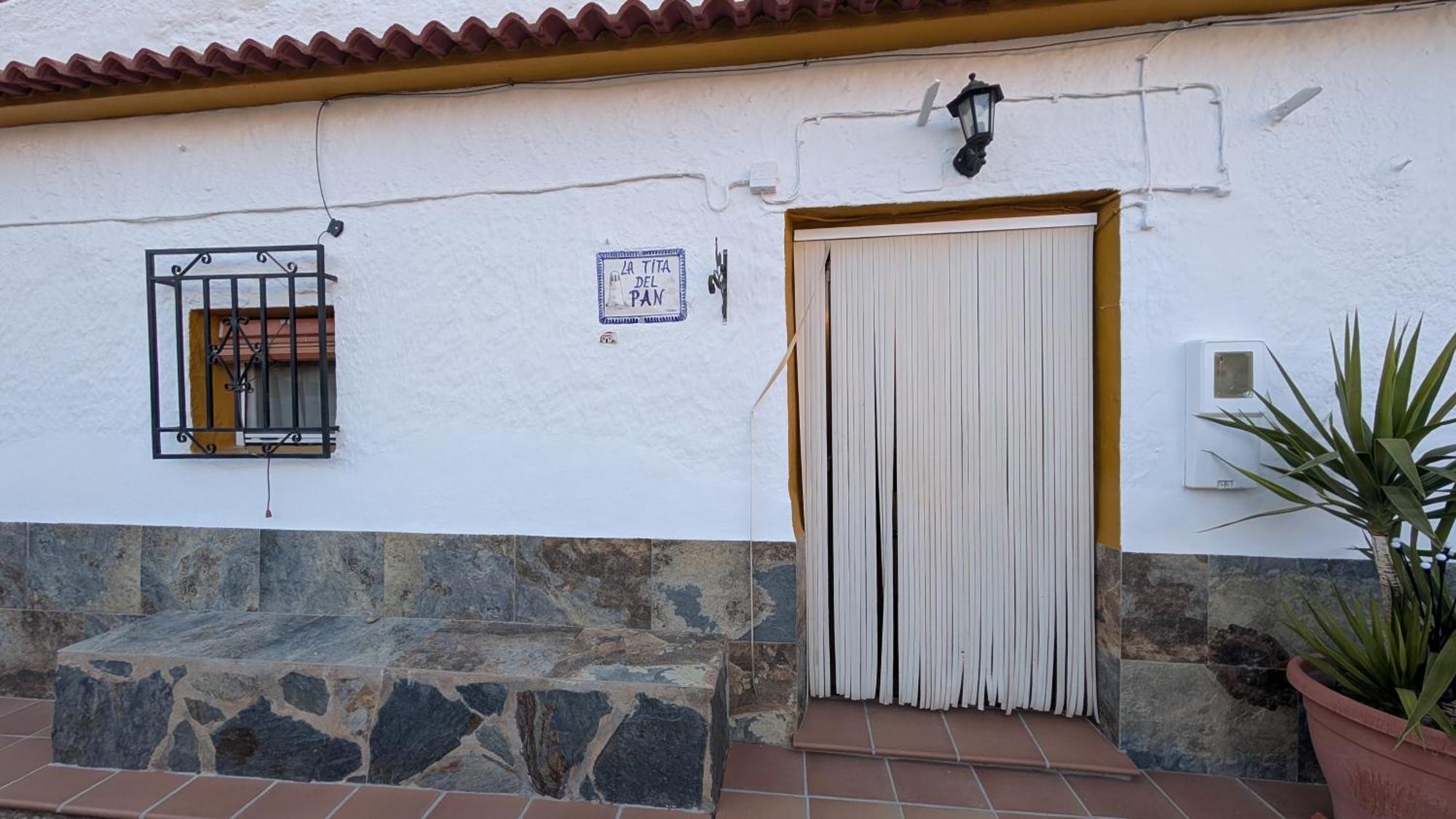 Cueva La Tita Del Pan Guest House Bacor Exterior photo